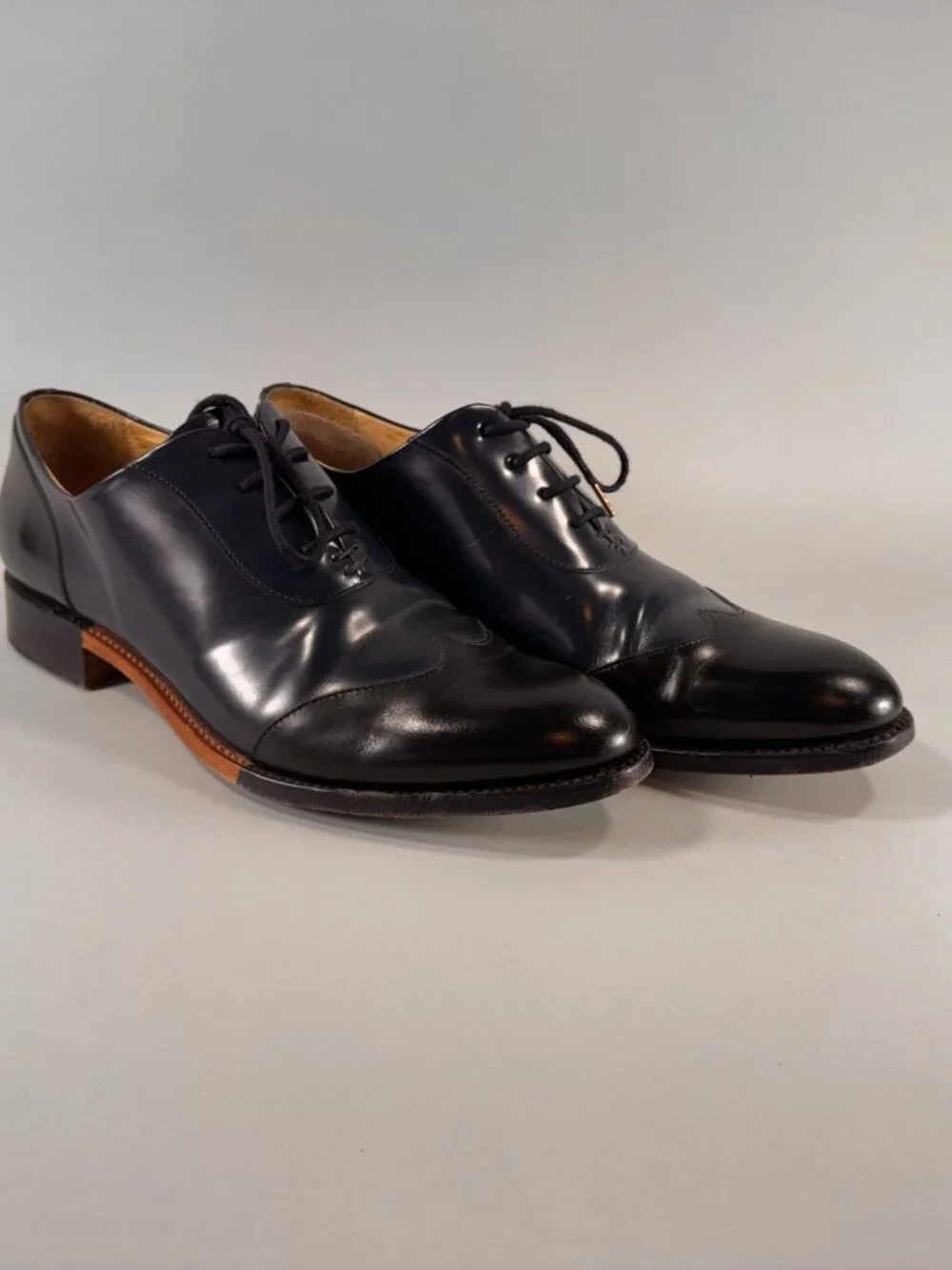 The Office of Angela Scott Mr. Evans Wingtip Oxfords Sz 41 Ocean Blue Black EUC